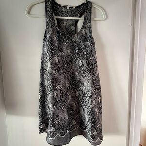 COLLECTIVE CONCEPTS Black and Creme Snake Print Satin Tank Top. Women’s medium